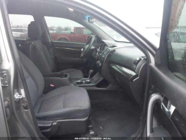 Kia Sorento Lx Image 9