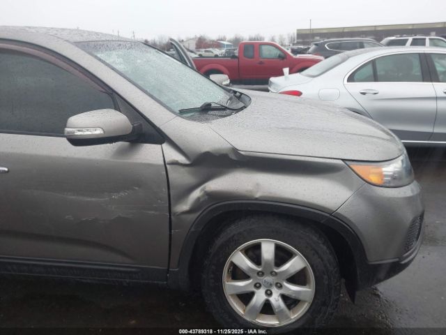 Kia Sorento Lx Image 13