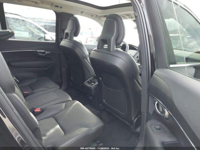 Volvo XC90 T6 Momentum 7 Passenger Image 7