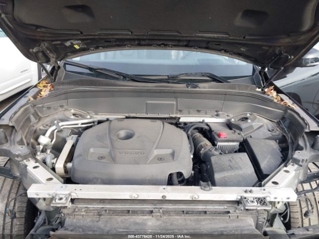 Volvo XC90 T6 Momentum 7 Passenger Image 16