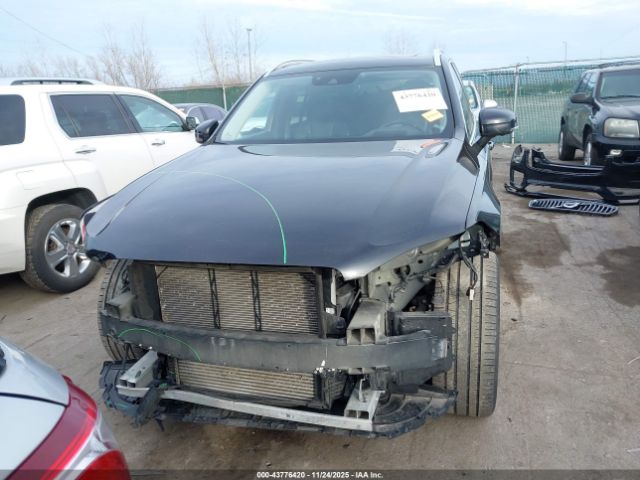 Volvo XC90 T6 Momentum 7 Passenger Image 12