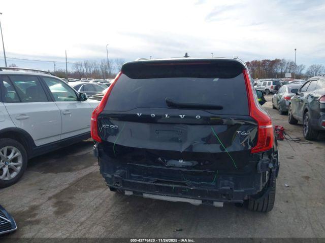 Volvo XC90 T6 Momentum 7 Passenger Image 14