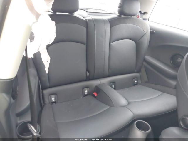 MINI Se Hardtop Cooper Image 2